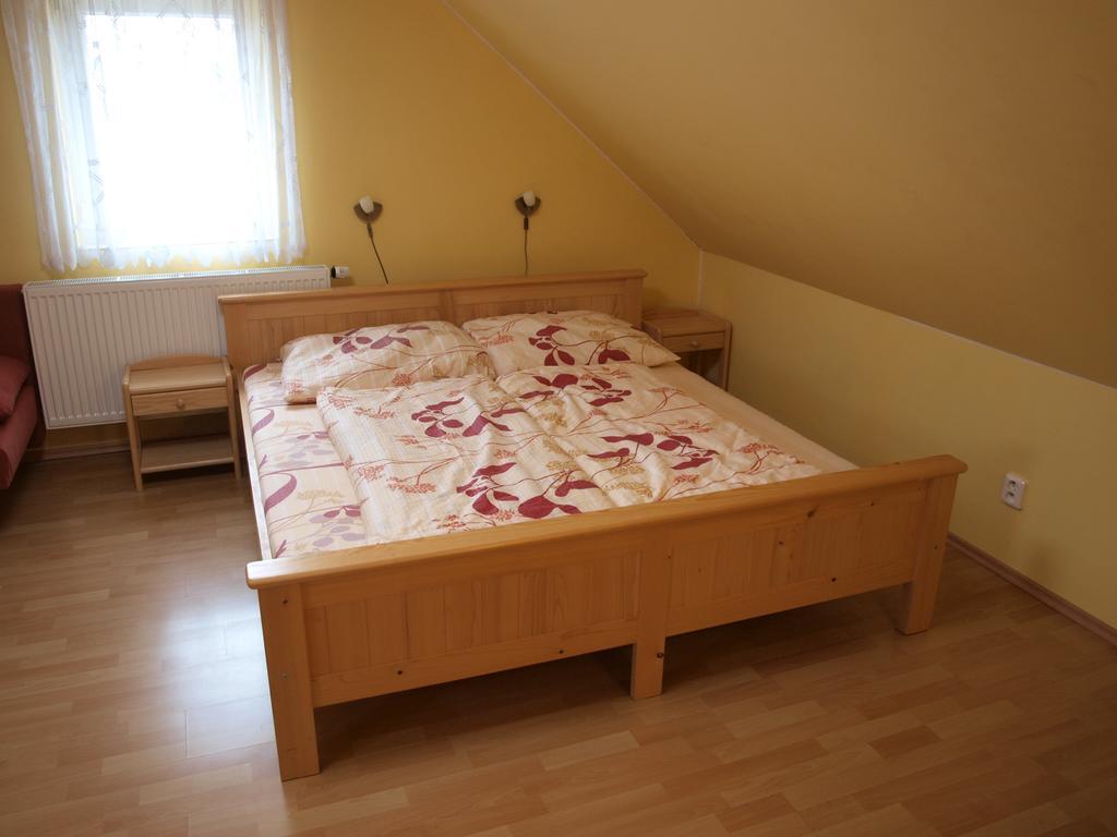 Apartments Viktoria Klinovec Kovarska Luaran gambar